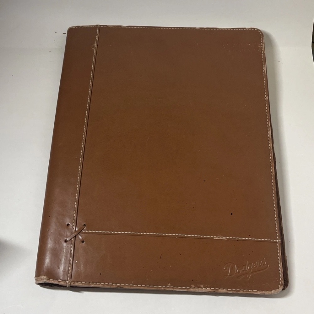 Rawlings Dodgers Leather Portfolio Notepad With Dodger Logo On Paper